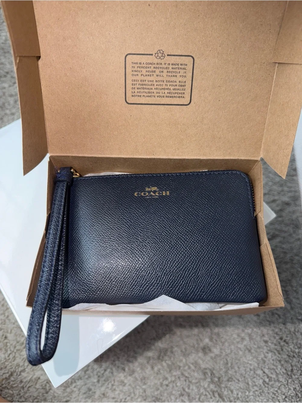 Coach Corner Zip Wristlet Black Crossgrain Leather Gold Hardware